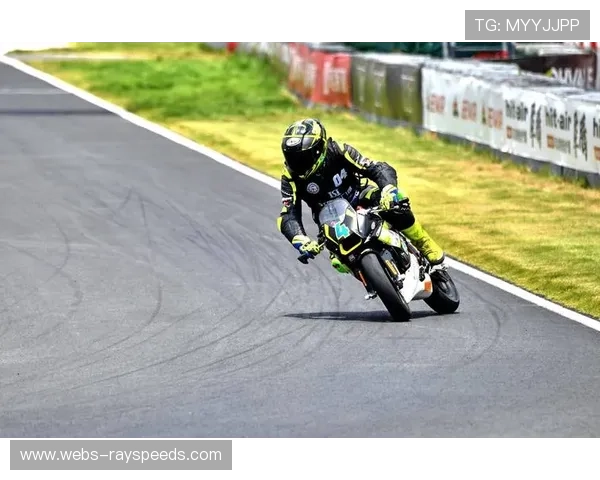 女子组车手陈诗瑜获MiniGP 190组年度冠军，将代表中国征战世界总决赛